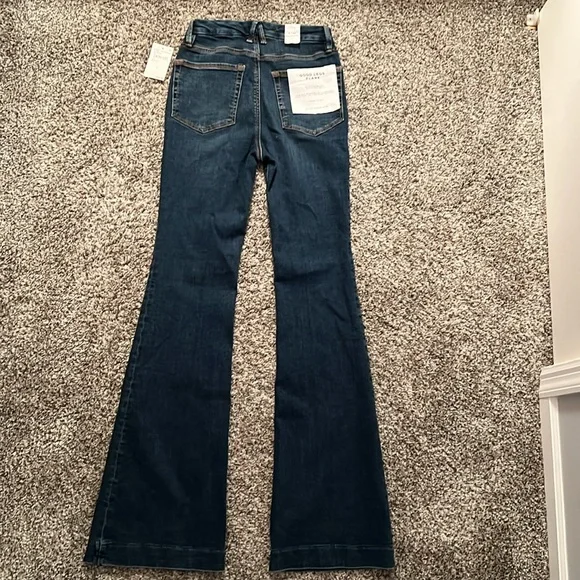 NWT Good American women’s flare jeans - Picture 3 of 6